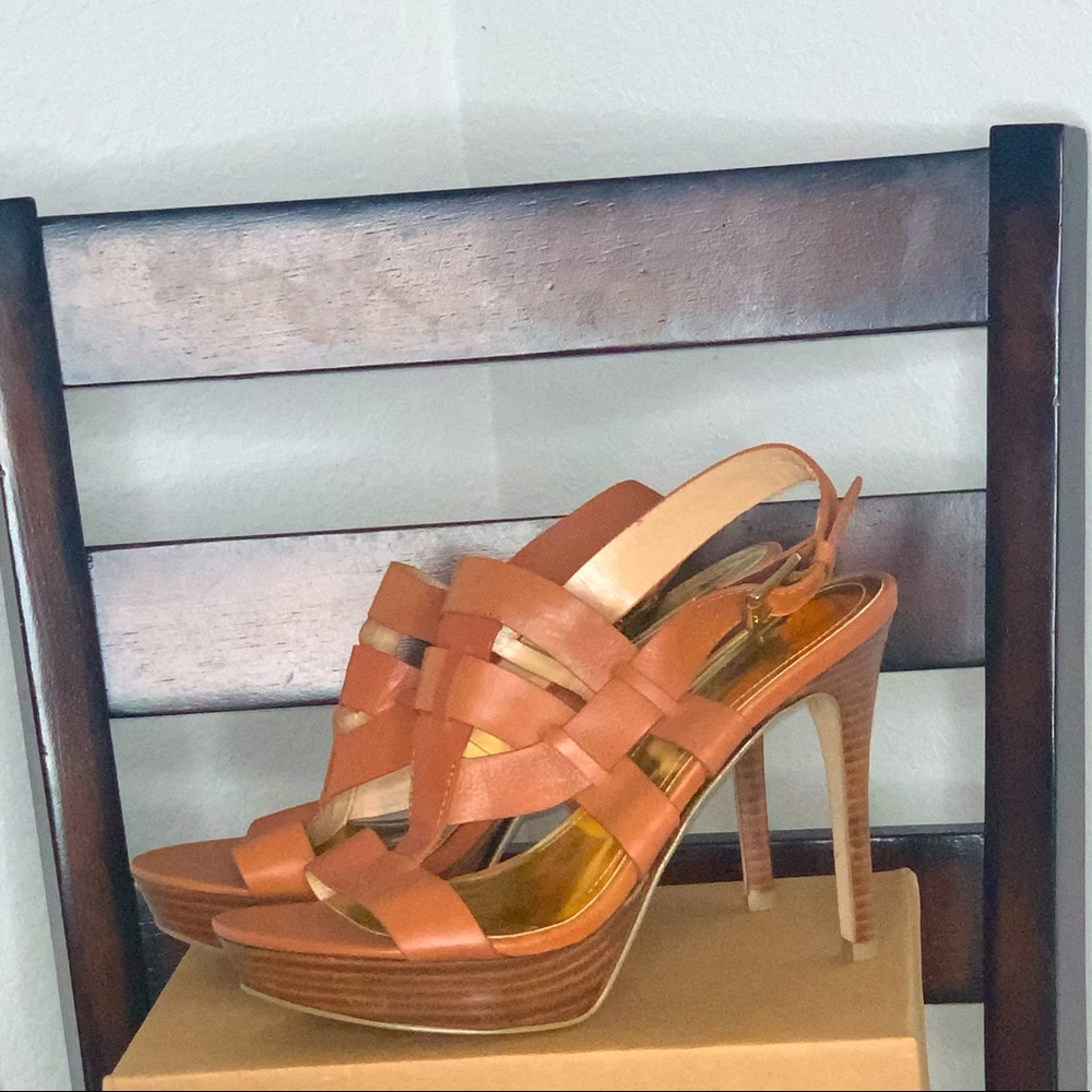 Marc Fisher Stanley Platform